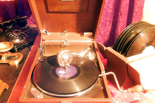 Charents' phonograph